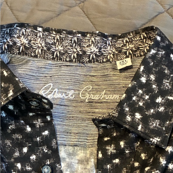 Robert Graham Shirt Mens 2XL Classic Short Sleeve Allover Print Button Up - Picture 4 of 11